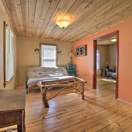 Pet-Friendly Cottage With Fire Pit - 3 Mi To Siu! Carbondale Exterior photo