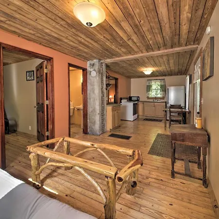 Pet-Friendly Cottage With Fire Pit - 3 Mi To Siu! Carbondale Exterior photo