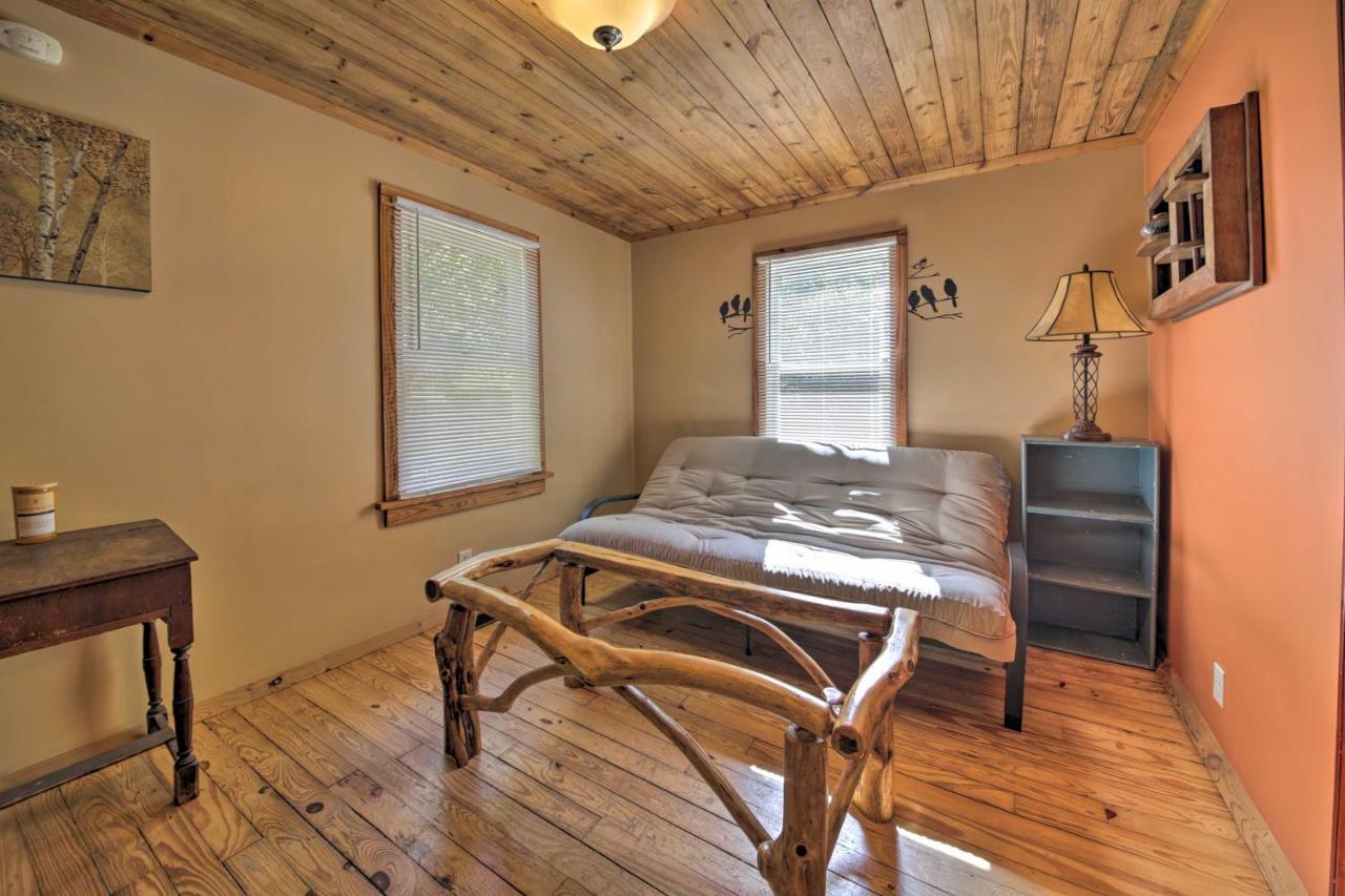Holiday home Pet-friendly With Fire Pit - 3 Mi To Siu! Carbondale